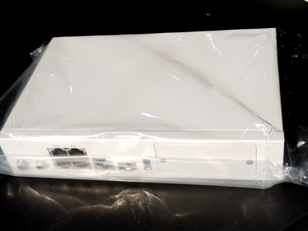 R20ZTCHMR SD-RED 20 Rev.1 Appliance - with multi-region power adapter