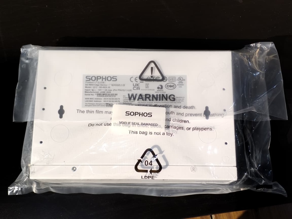 R20ZTCHMR SD-RED 20 Rev.1 Appliance - with multi-region power adapter